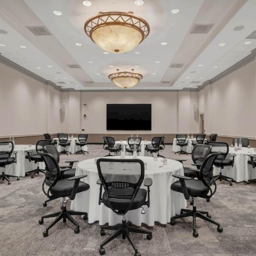 Ballroom-style meeting space