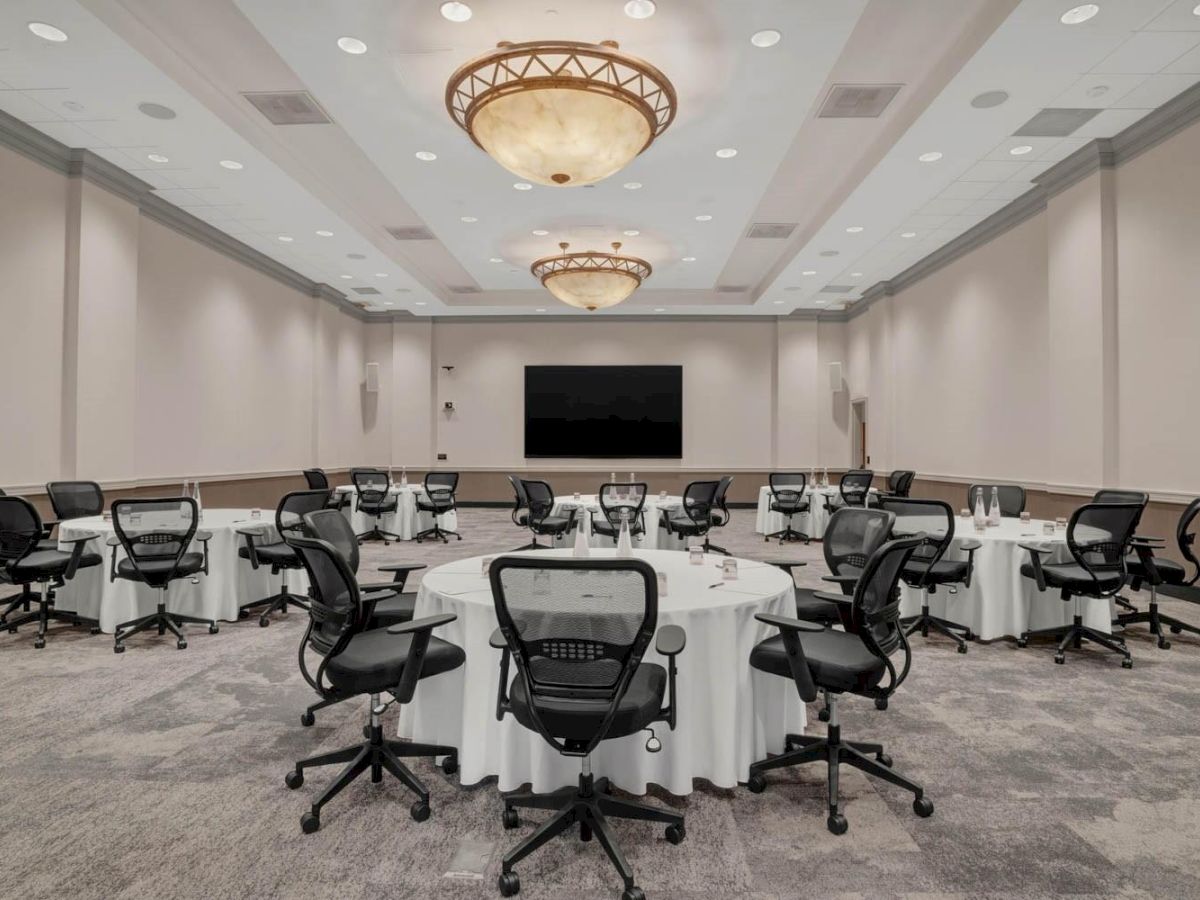 Ballroom-style meeting space